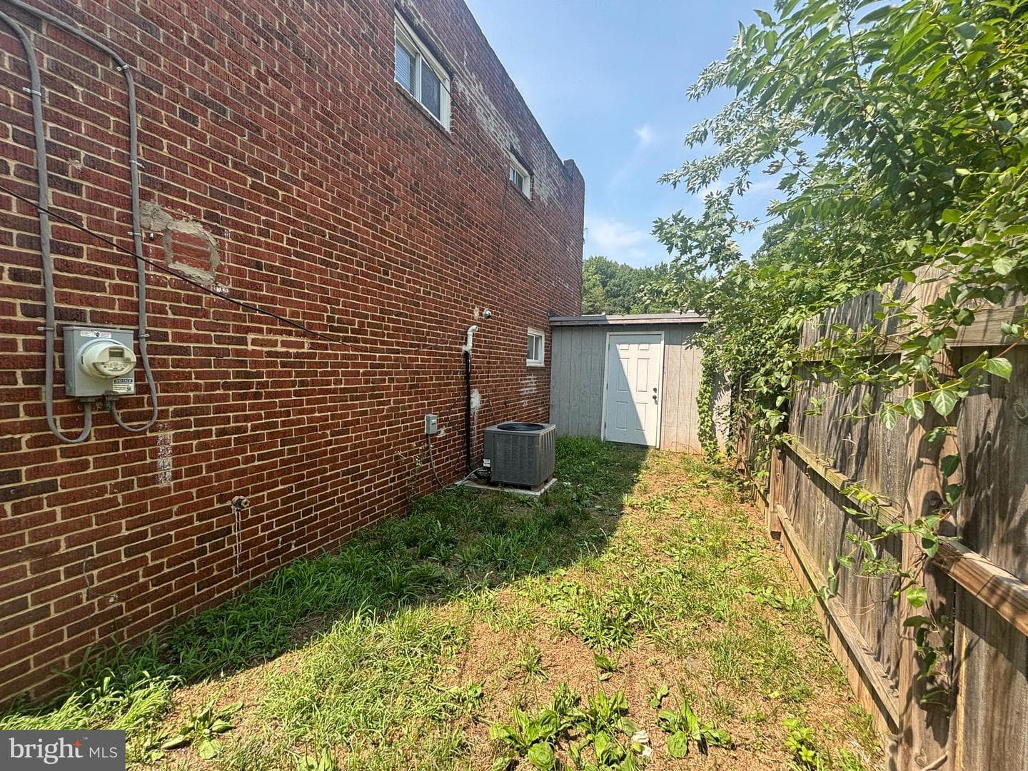 2432 Harriet Avenue photo 18