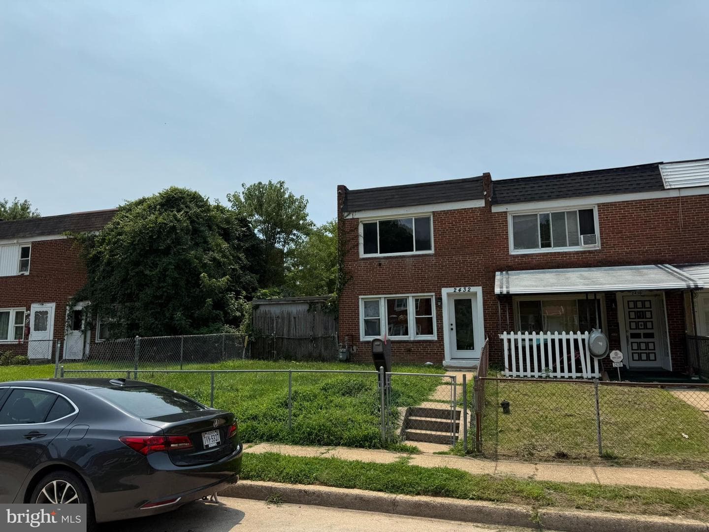 2432 Harriet Avenue photo 3