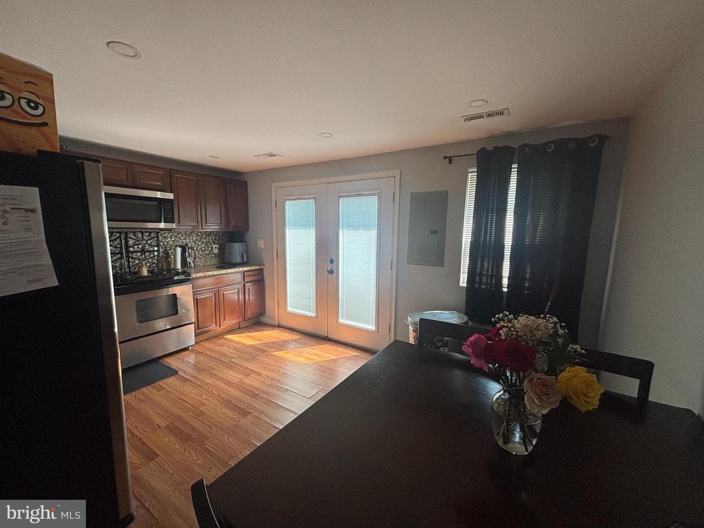 2432 Harriet Avenue photo 7