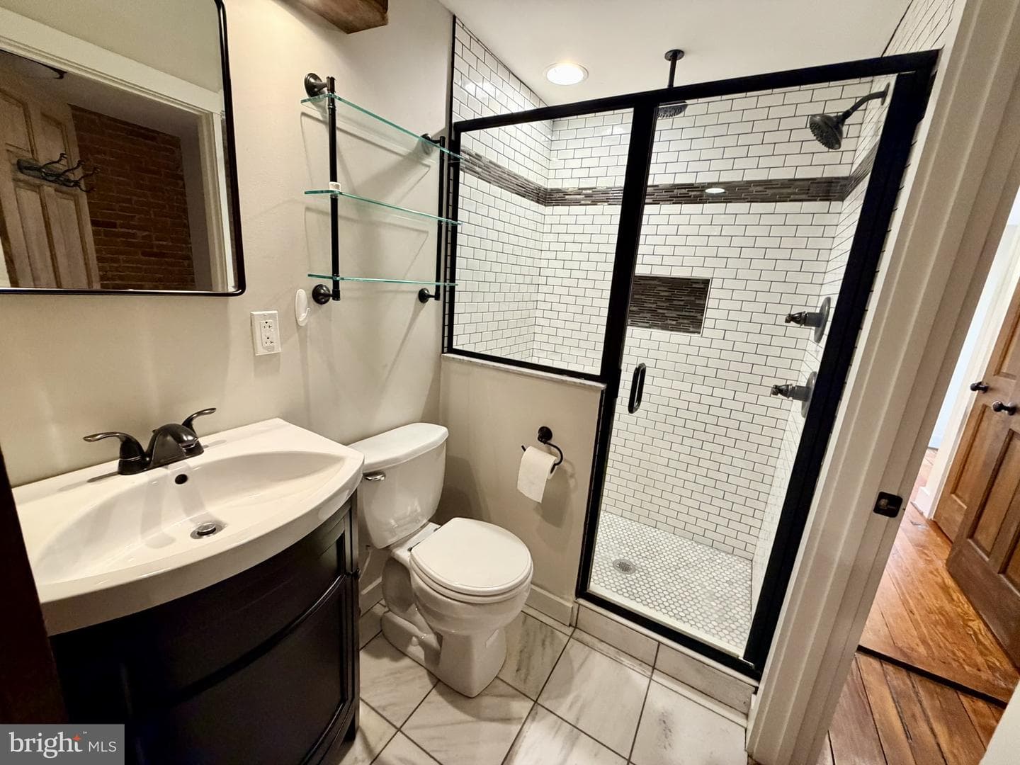 1530 E Clement Street photo 9