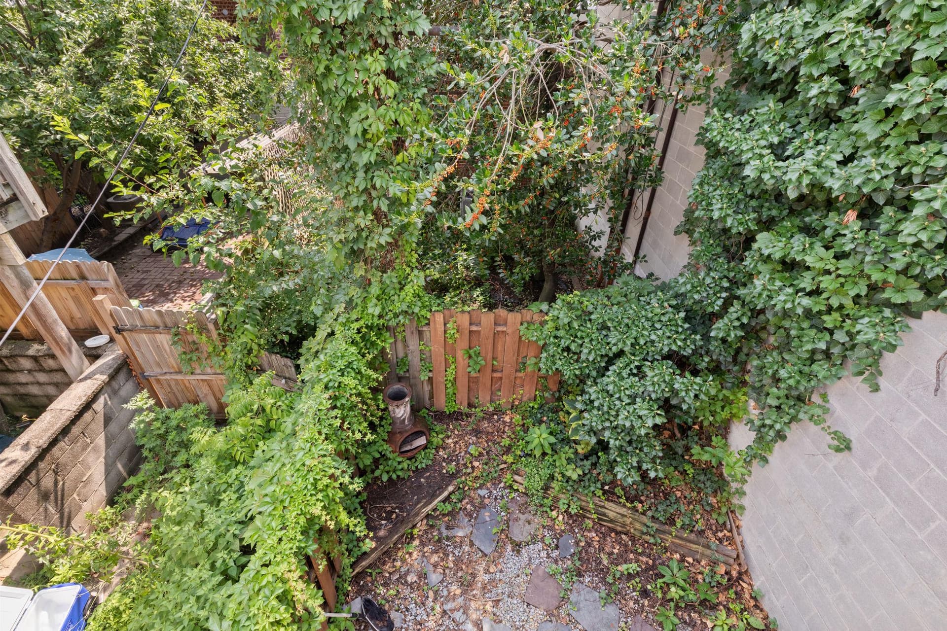 245 S Madeira Street photo 17