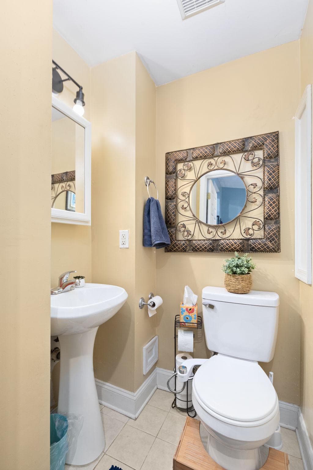 245 S Madeira Street photo 8