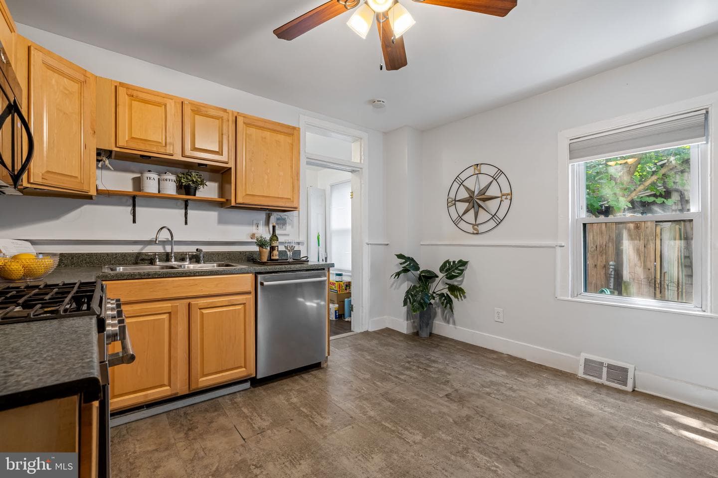3723 Falls Road photo 17