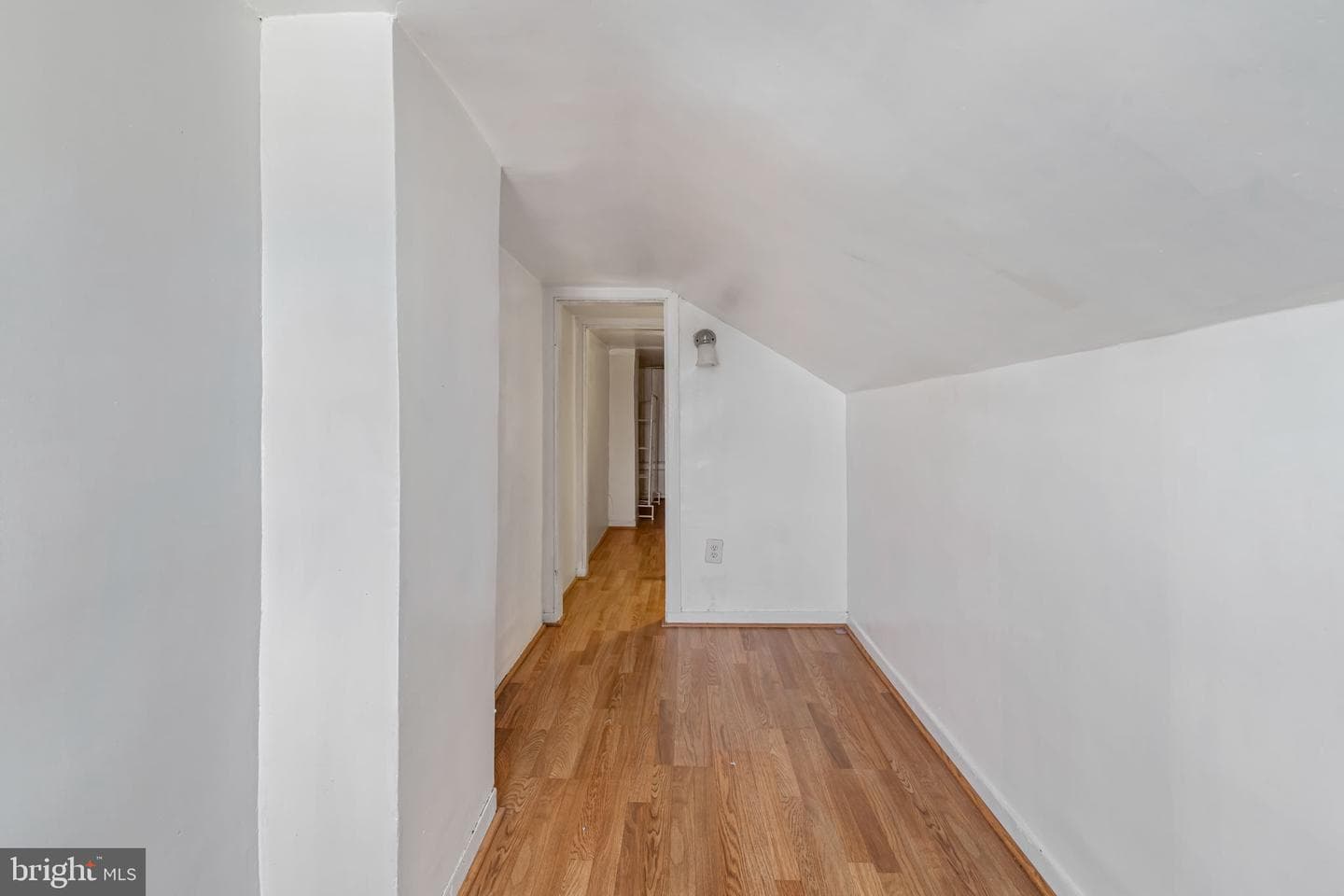 3723 Falls Road photo 32