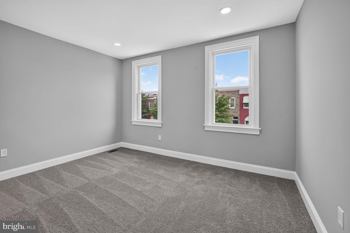 2605 E Hoffman Street photo 14