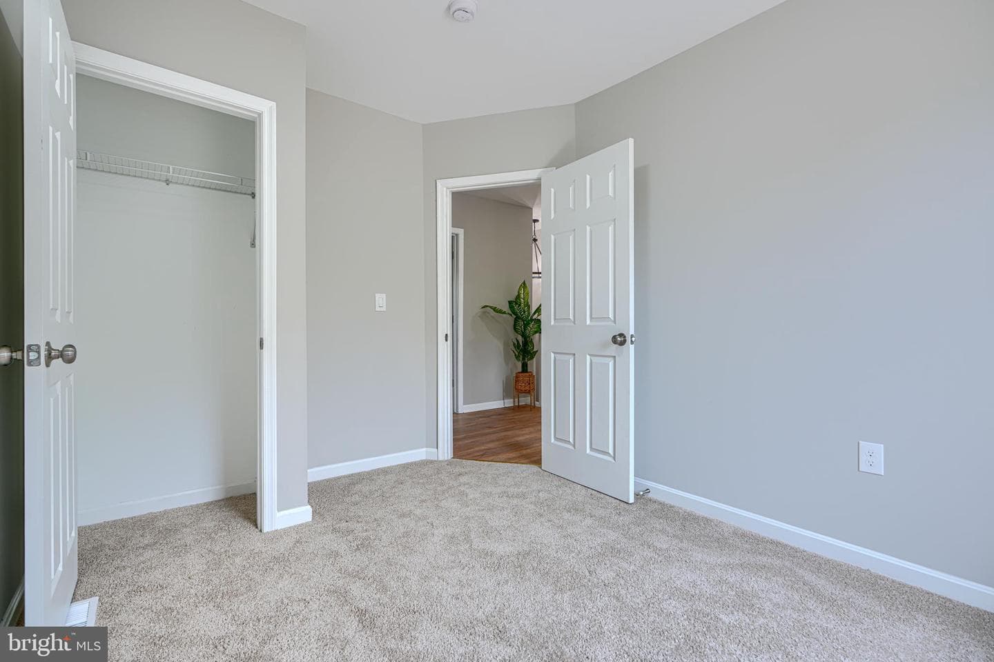 3023 W Garrison Avenue photo 12