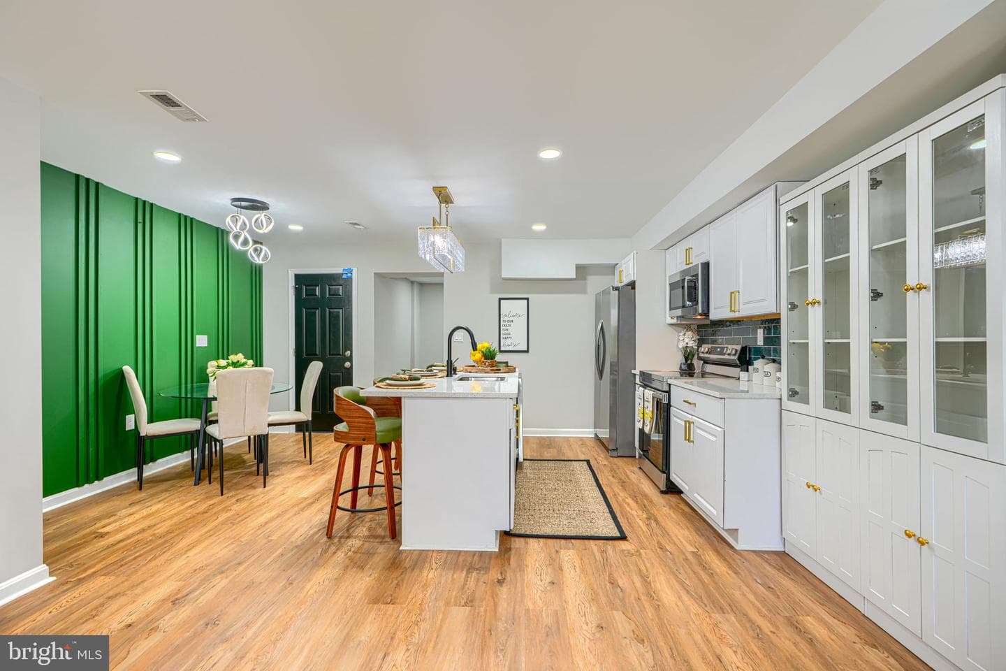 3023 W Garrison Avenue photo 9