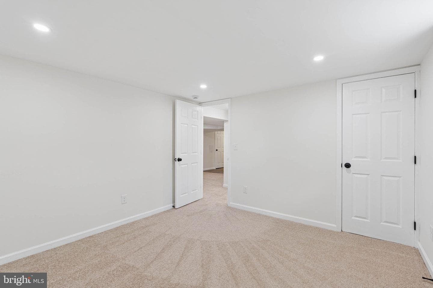 3807 Grenton Avenue photo 30