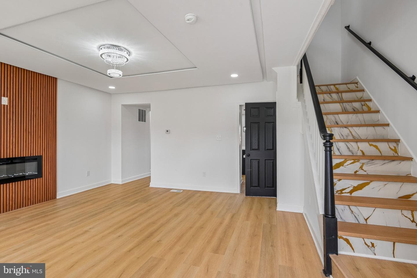 1528 Sheffield Road photo 3