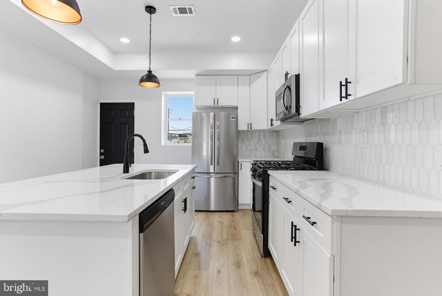 1315 N Broadway photo 8
