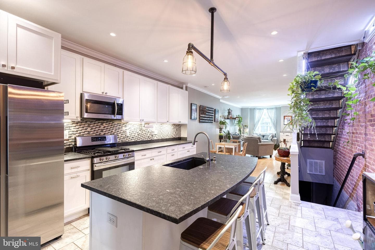 216 S Highland Avenue photo 19