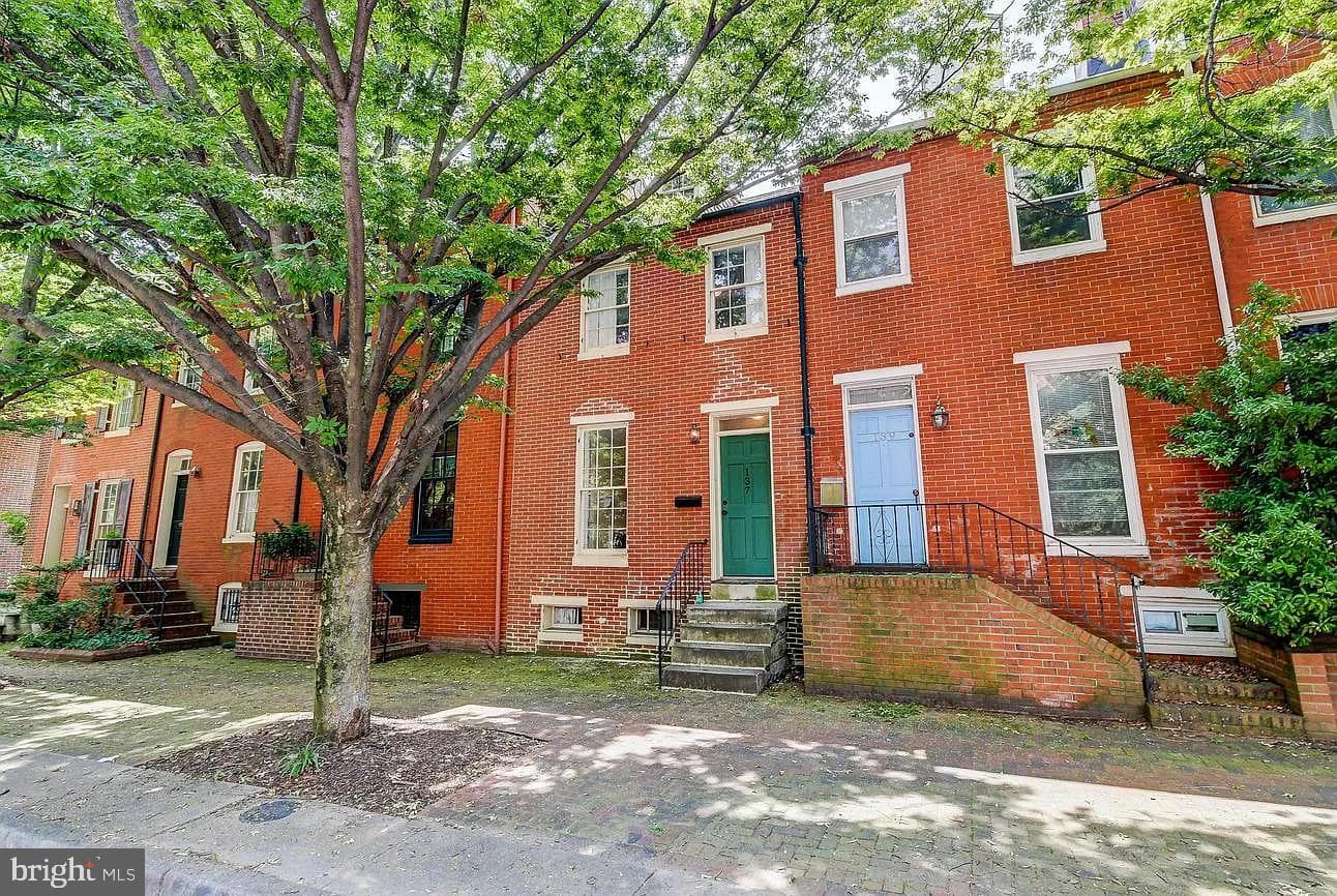 137 W Hill Street photo 1