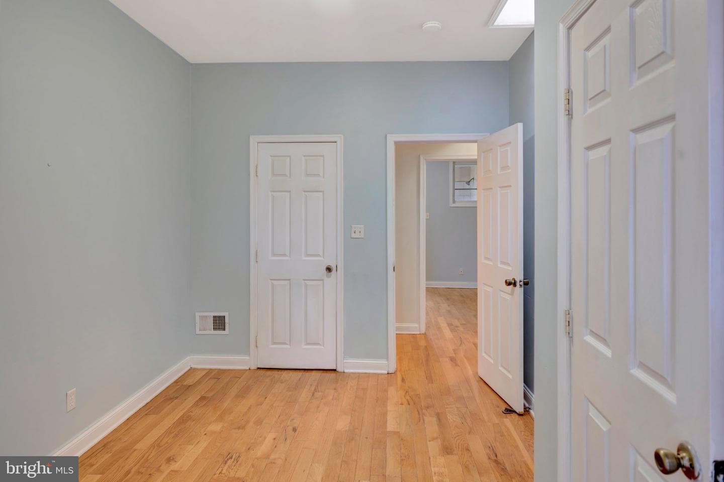 2425 Ashland Avenue photo 17