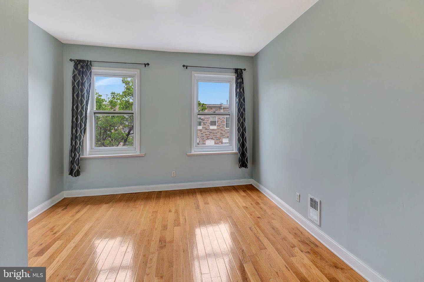 2425 Ashland Avenue photo 18