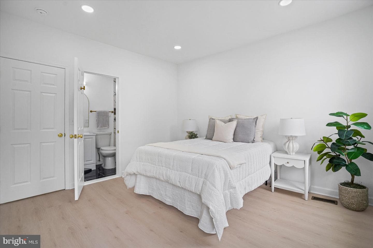 21 Monastery Avenue photo 17