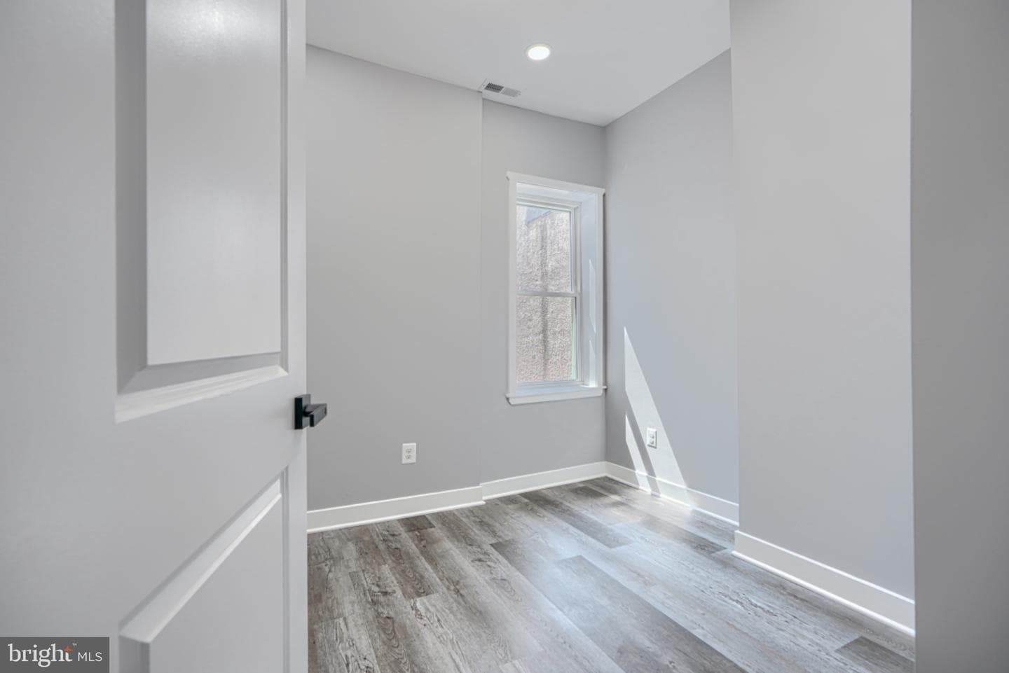 110 N Lakewood Avenue photo 21