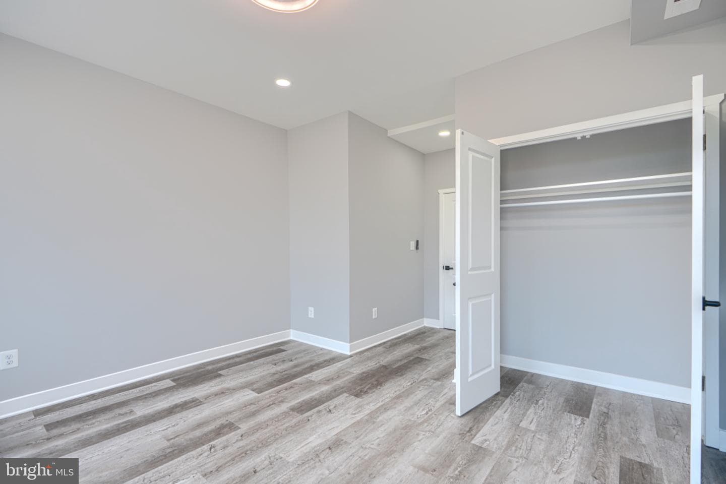 110 N Lakewood Avenue photo 35