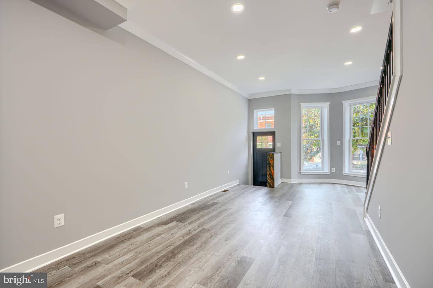 110 N Lakewood Avenue photo 9