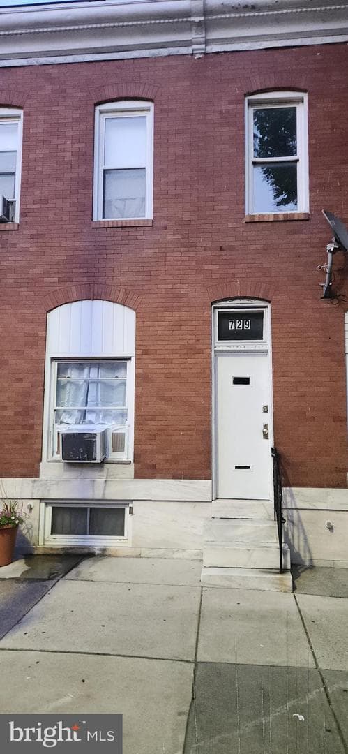 729 N Milton Avenue photo 2