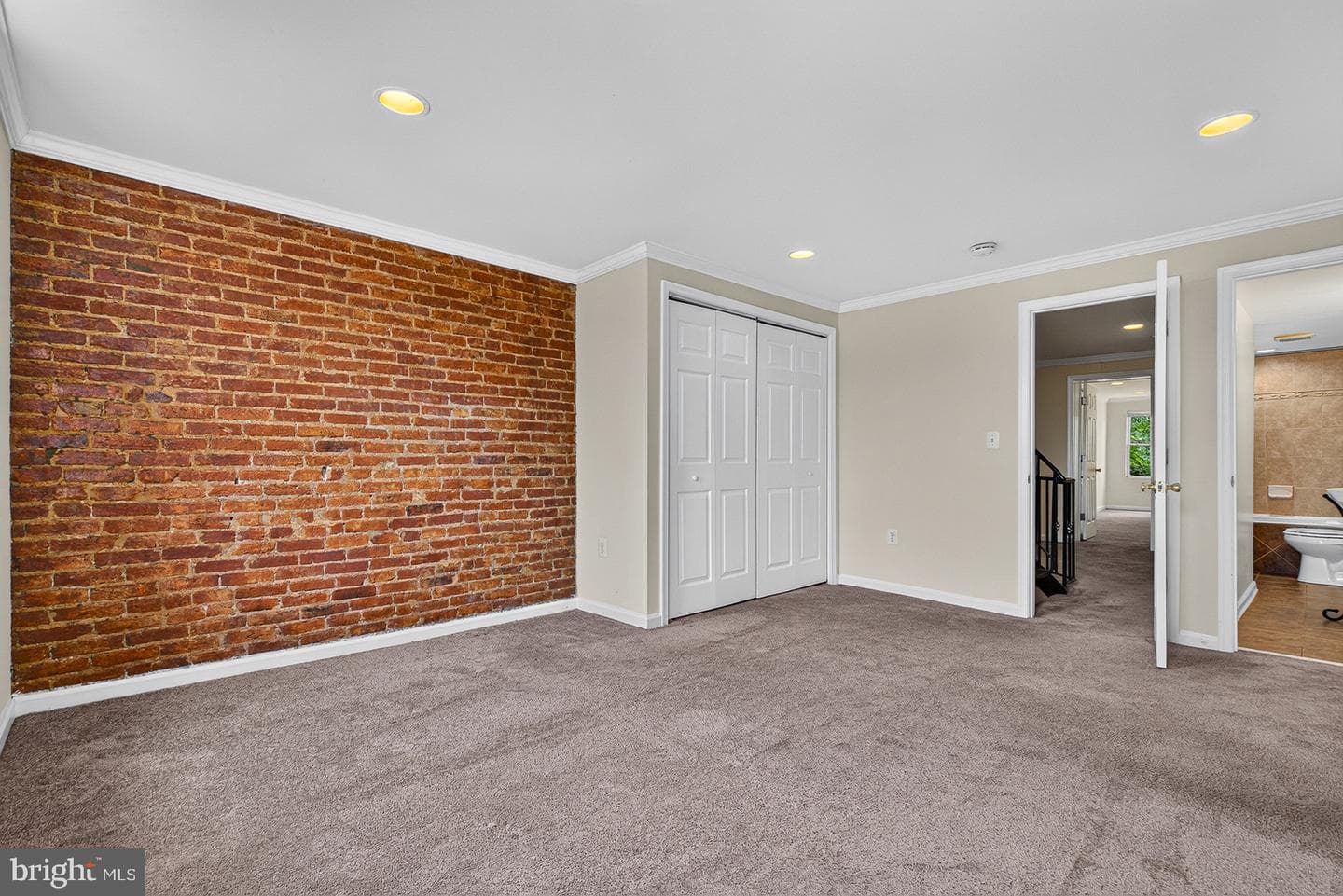 418 N Chester Street photo 19