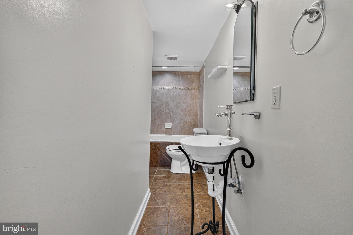 418 N Chester Street photo 20