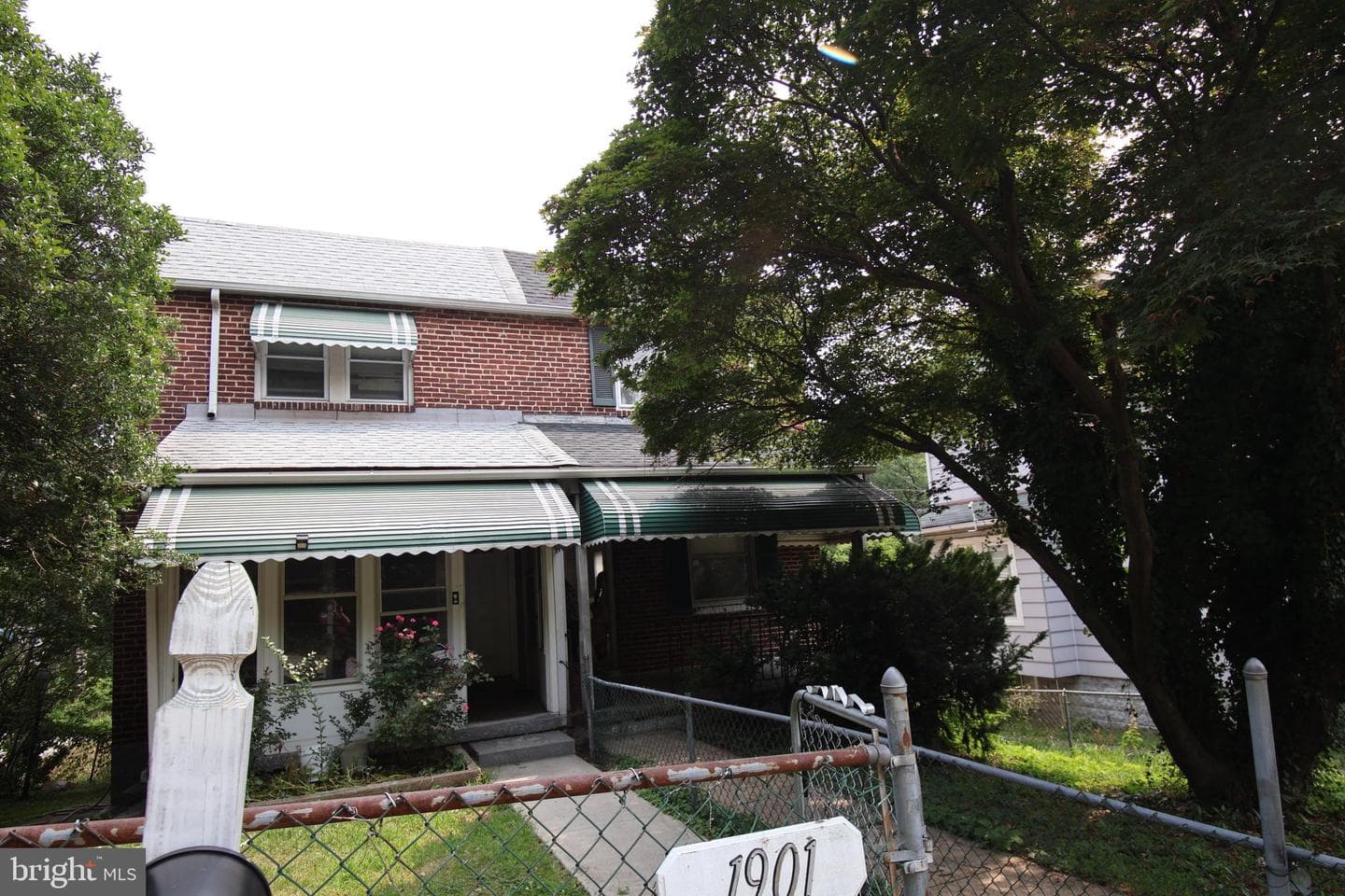 1901 Deering Avenue photo 17