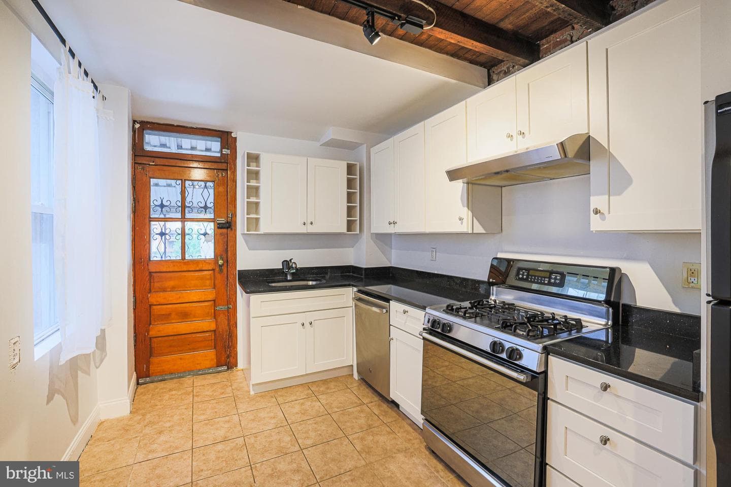 2421 Fait Avenue photo 8