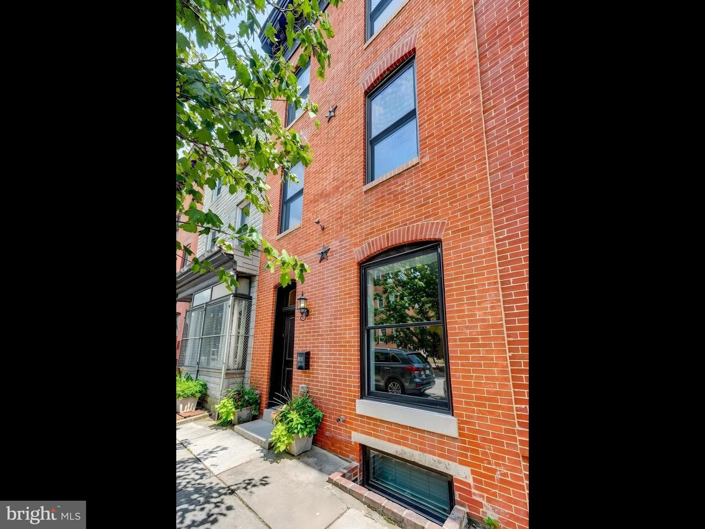 2021 E Lombard Street photo 32