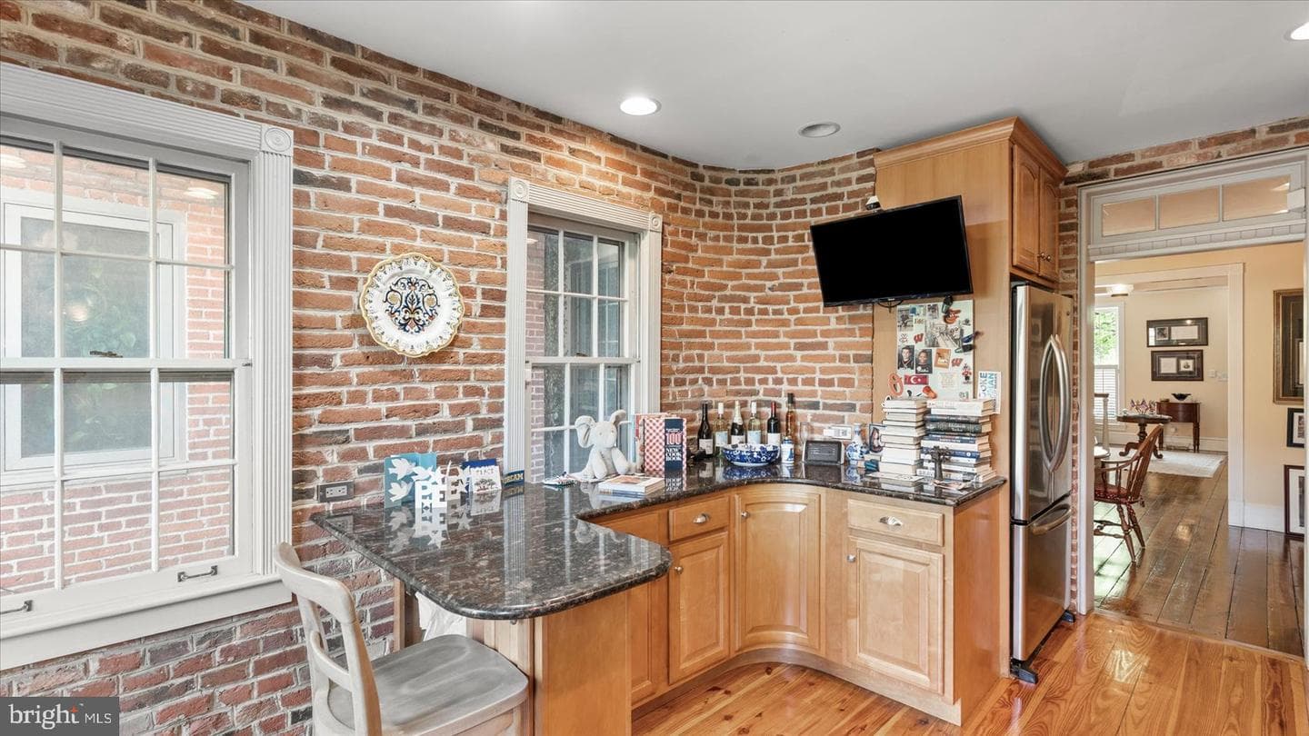 114 Montgomery Street photo 11