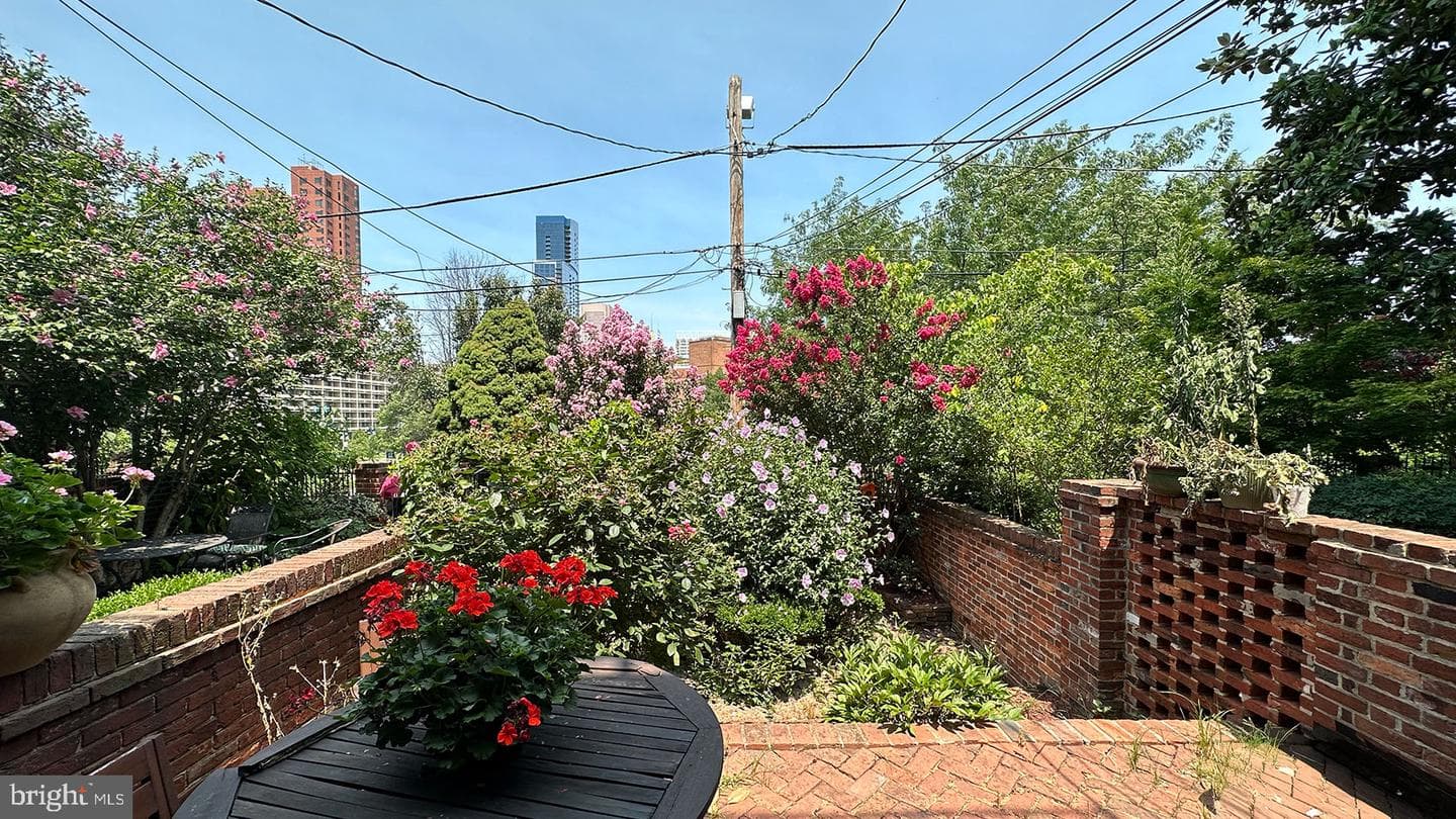 114 Montgomery Street photo 16