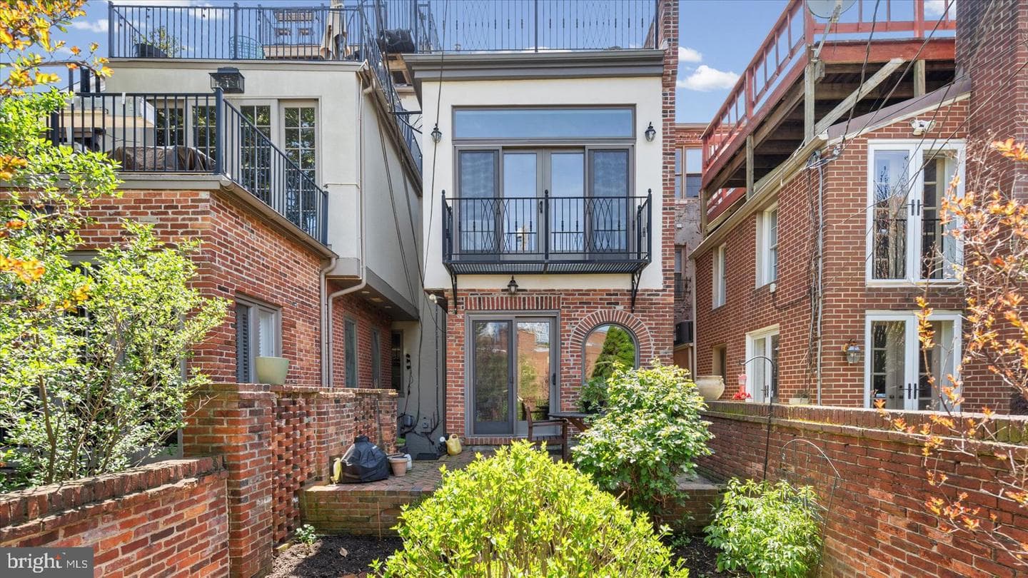 114 Montgomery Street photo 19