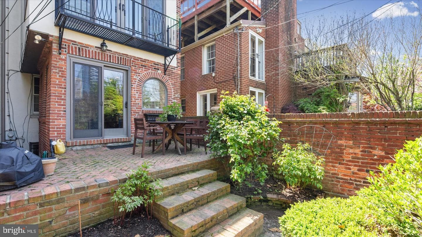 114 Montgomery Street photo 20