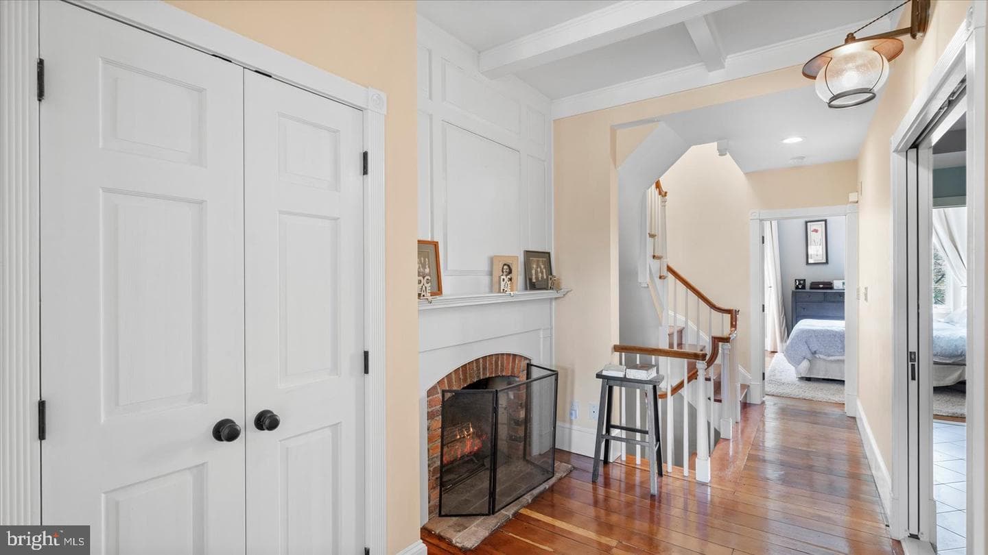 114 Montgomery Street photo 27