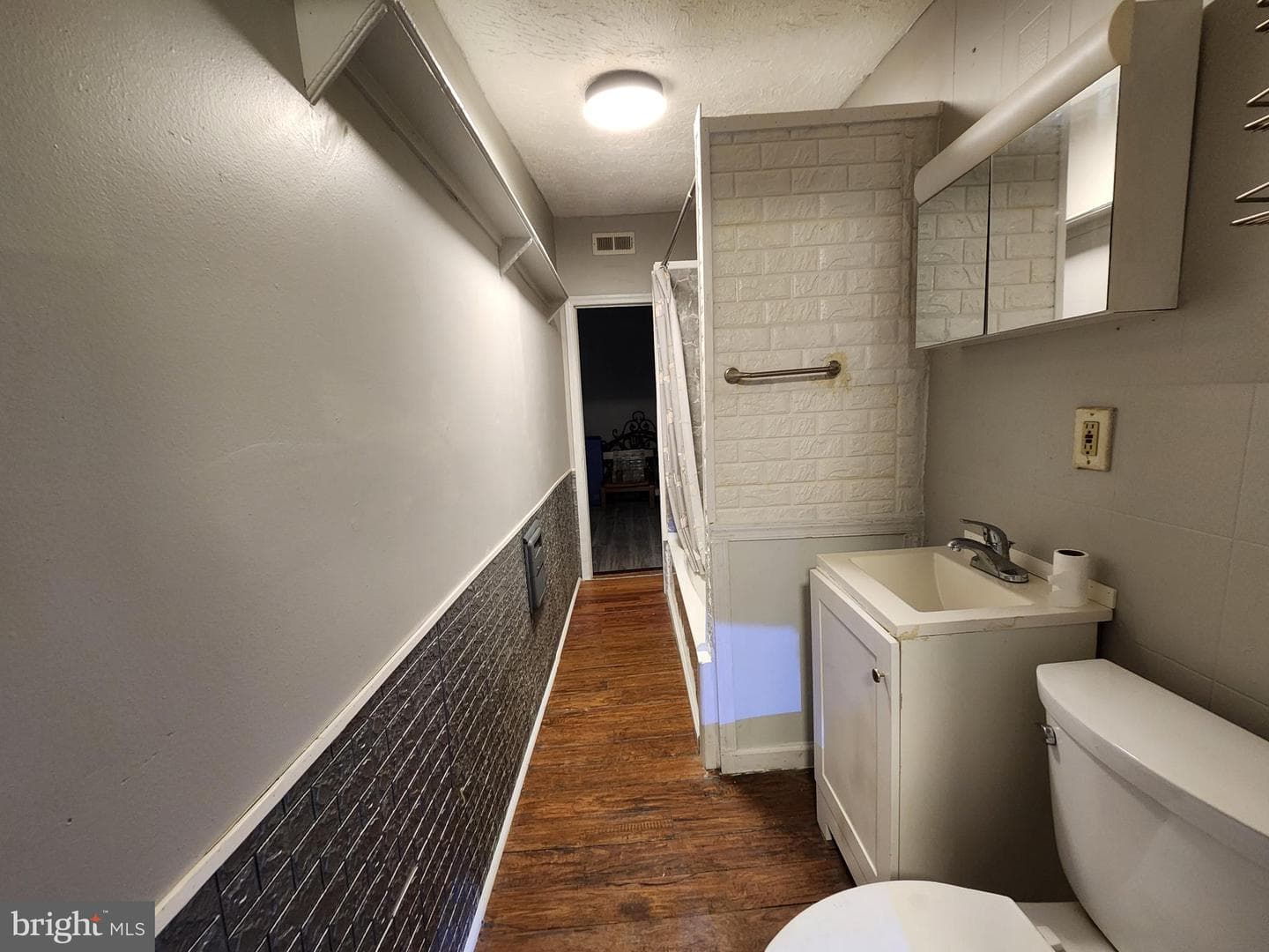 3336 Frederick Avenue photo 21