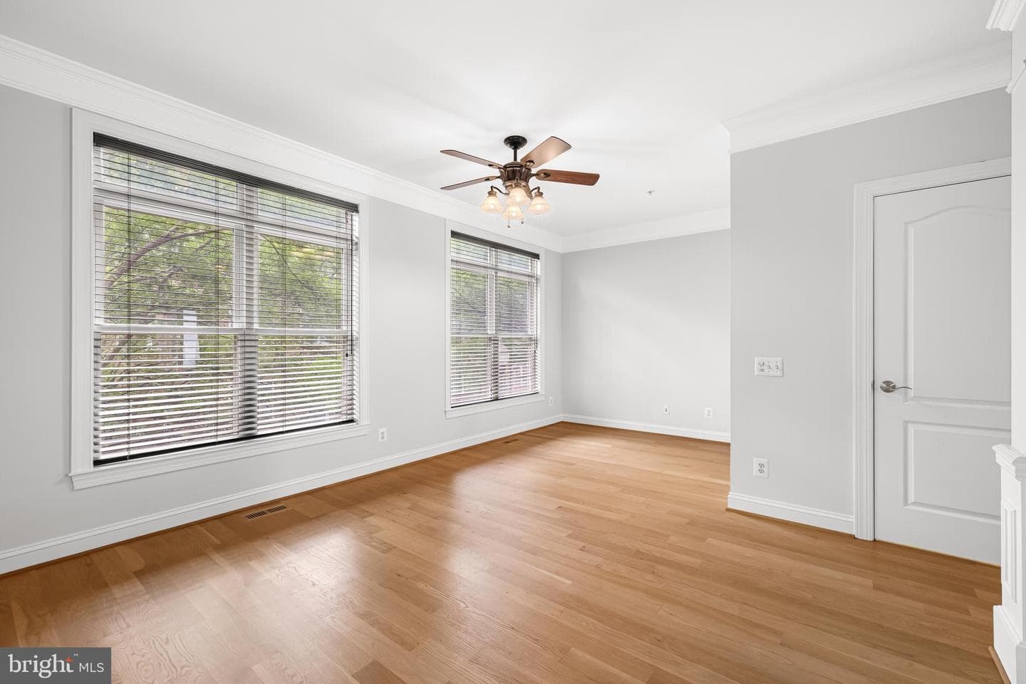 1420 Benjamin Street photo 14