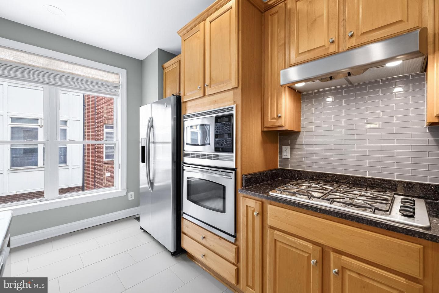 1420 Benjamin Street photo 21
