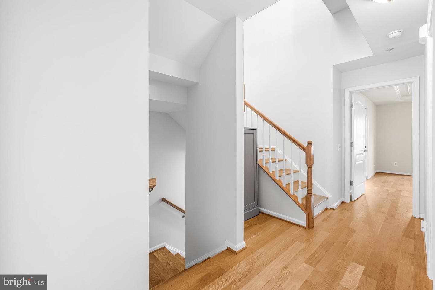 1420 Benjamin Street photo 23