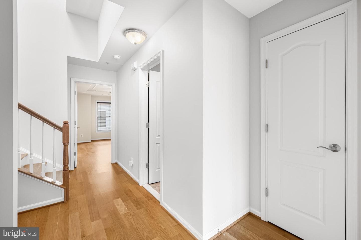 1420 Benjamin Street photo 29