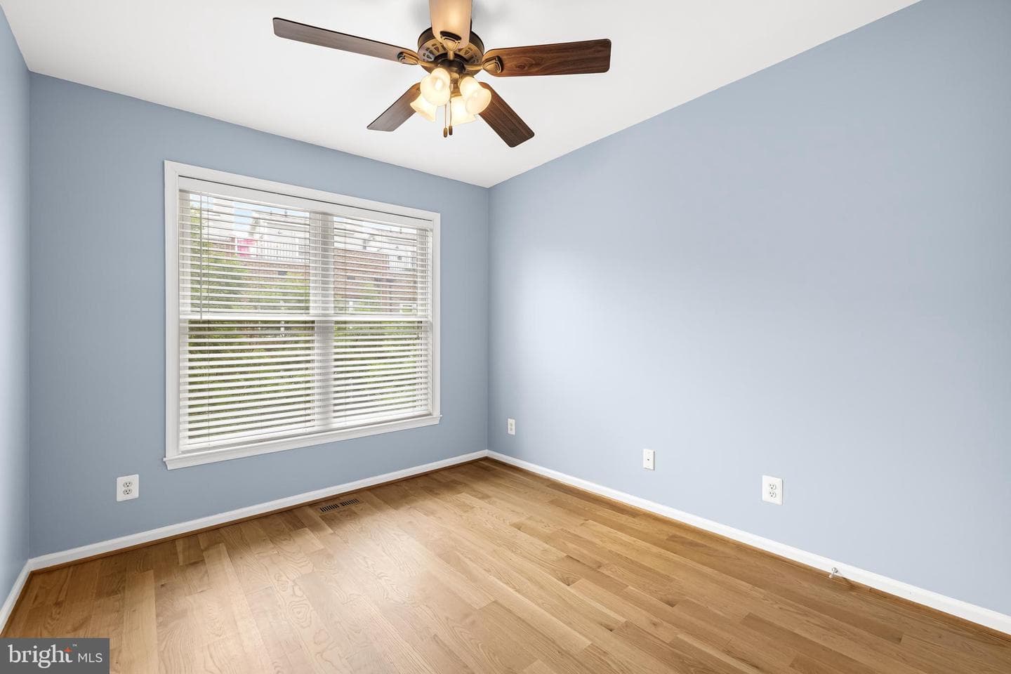 1420 Benjamin Street photo 30