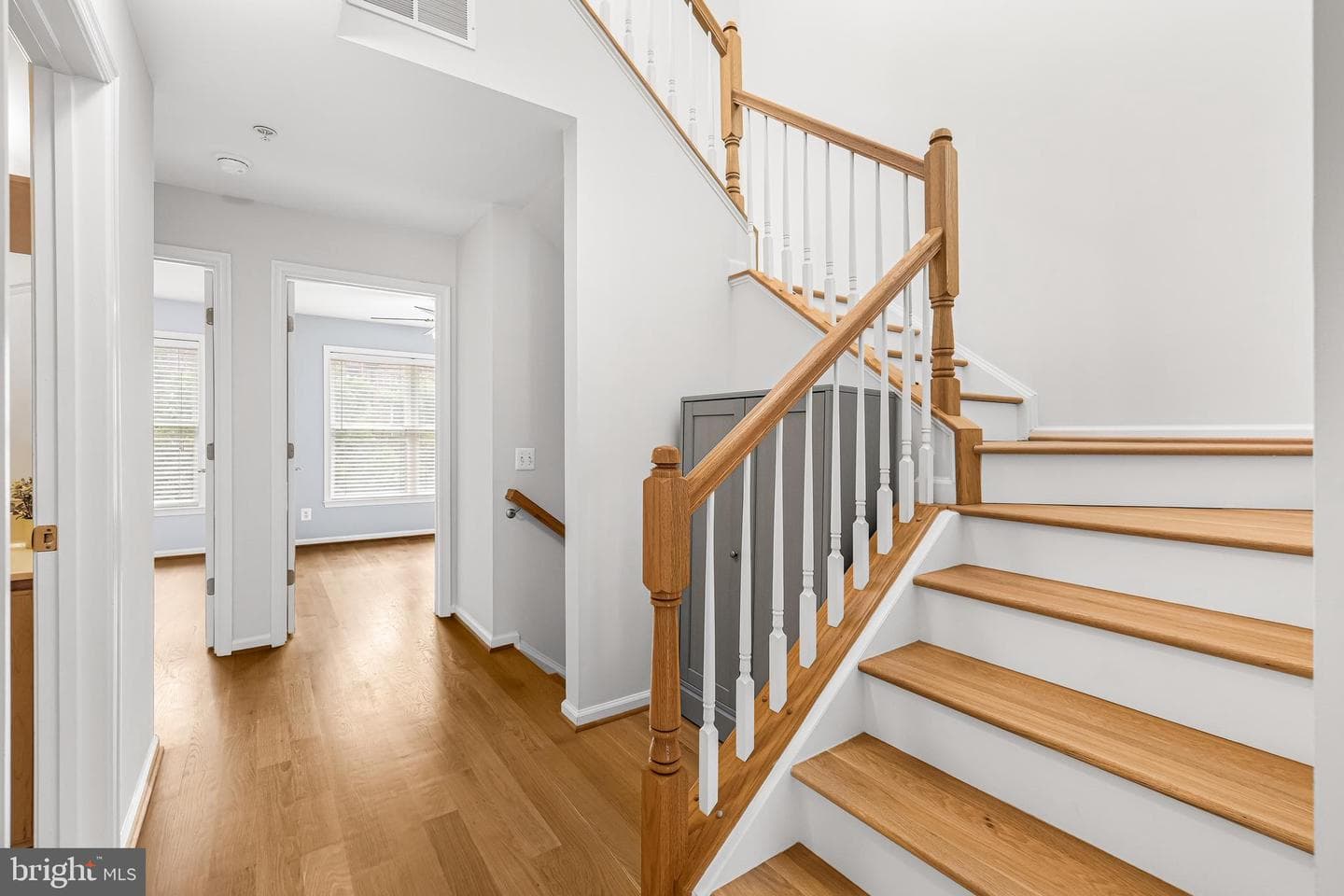 1420 Benjamin Street photo 35