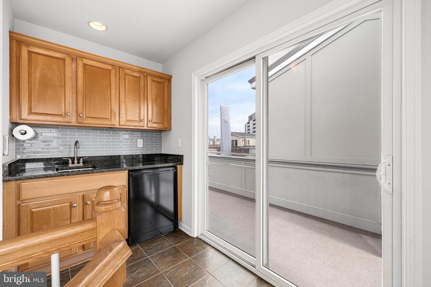 1420 Benjamin Street photo 37