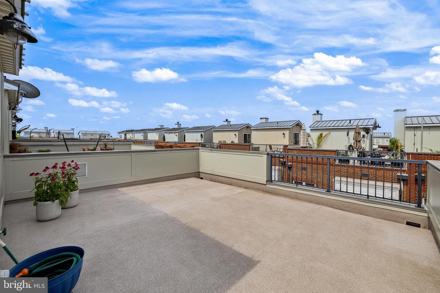 1420 Benjamin Street photo 42