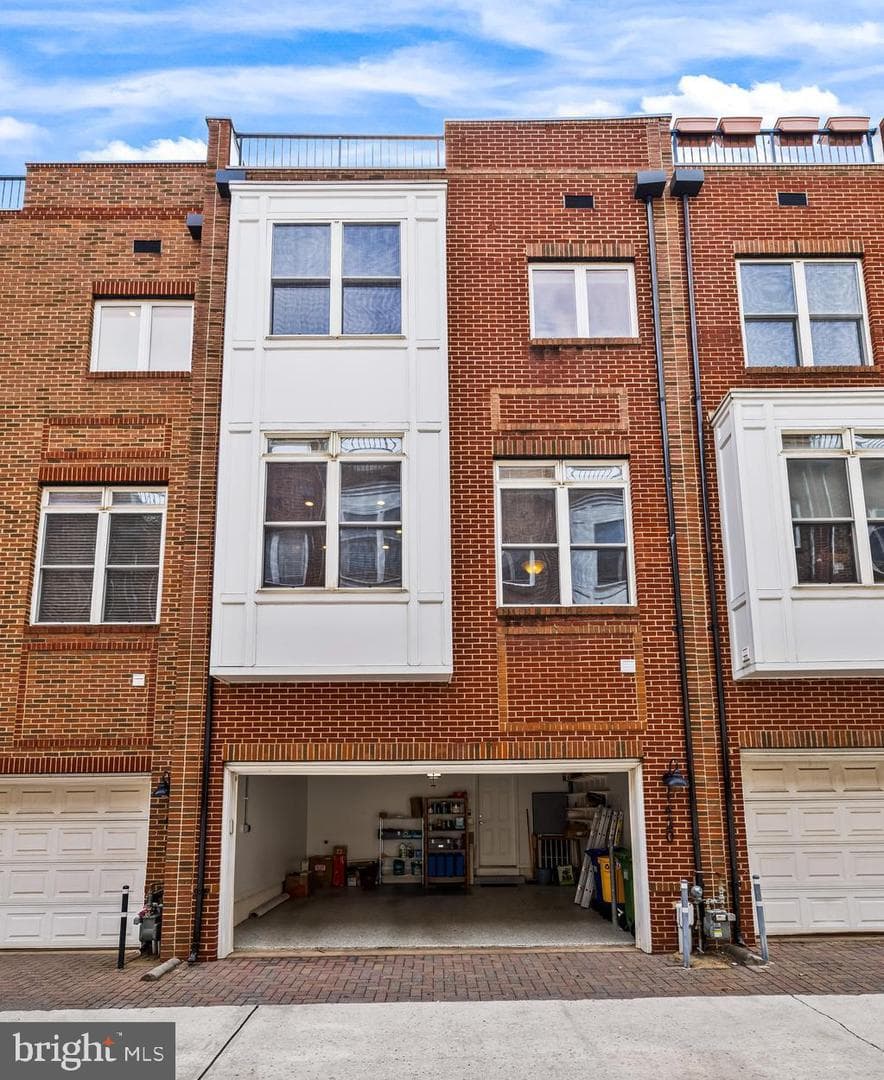 1420 Benjamin Street photo 45