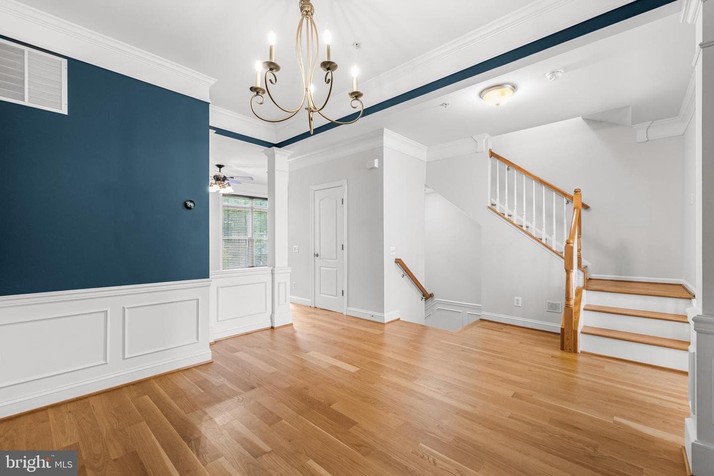 1420 Benjamin Street photo 9