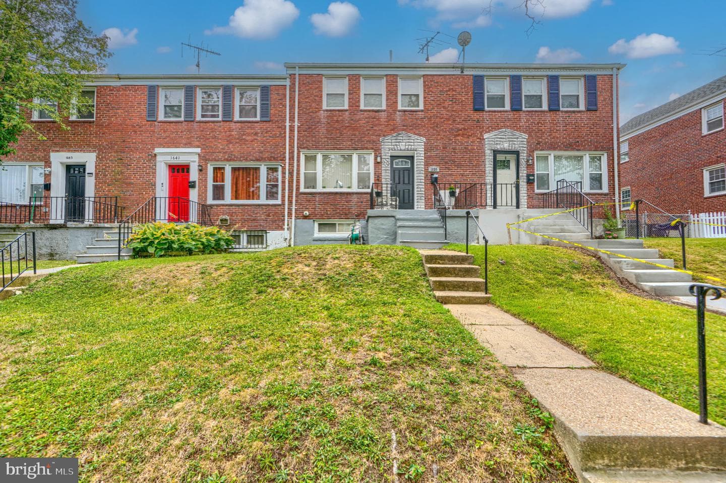 1639 Walterswood Road photo 1