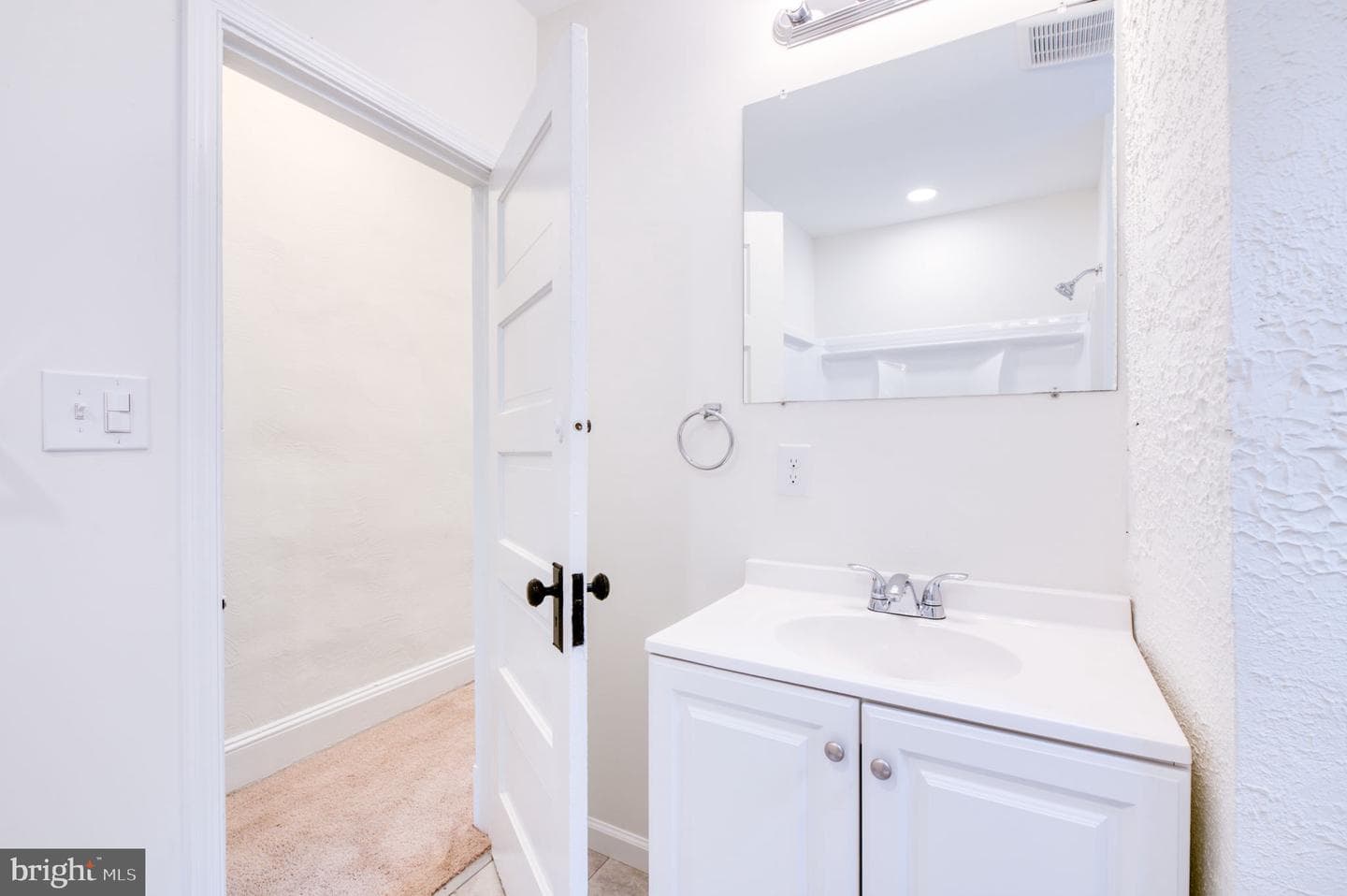 517 E 38th Street photo 14