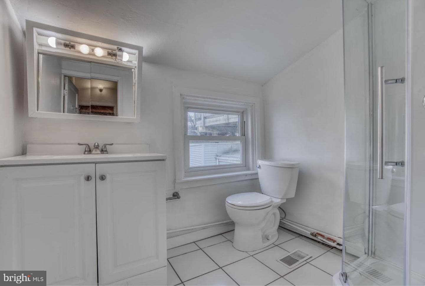 1125 William Street photo 10