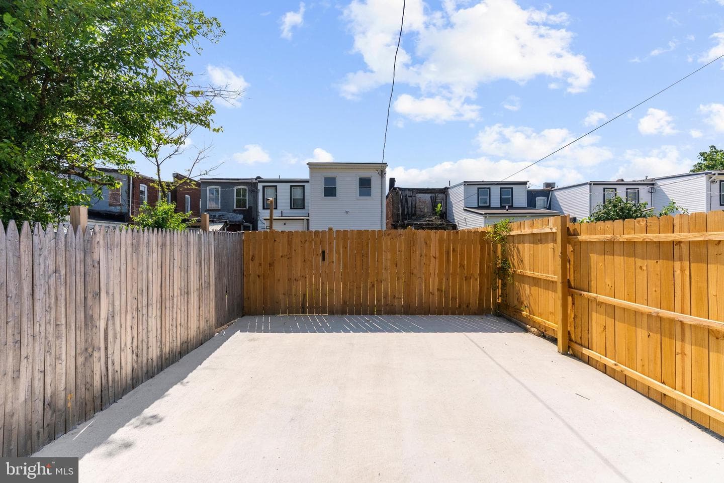 1747 N Milton Avenue photo 41