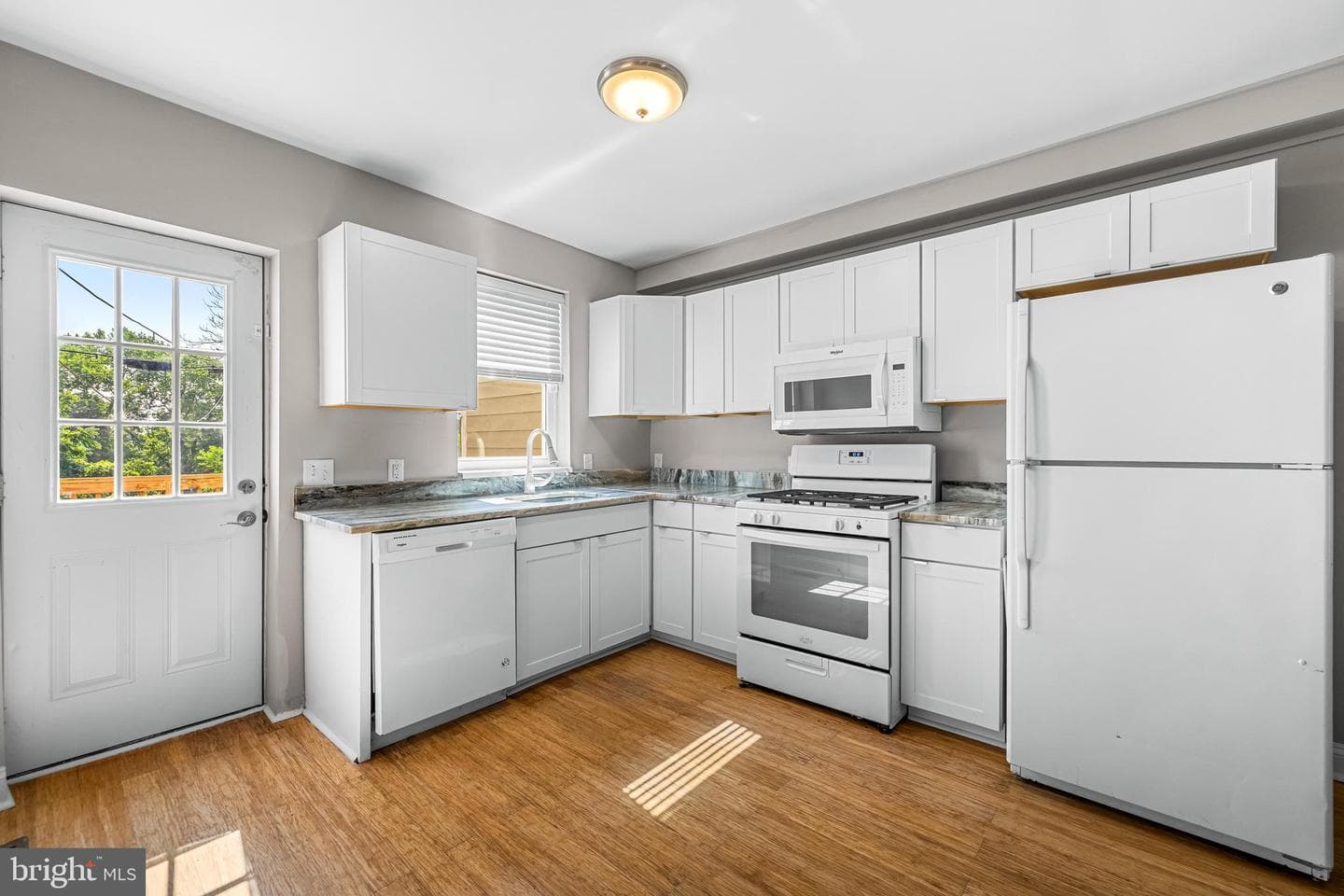 317 Font Hill Avenue photo 7