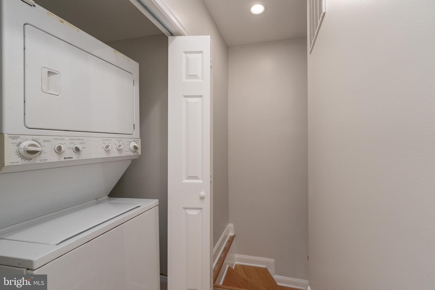139 N Port Street photo 16